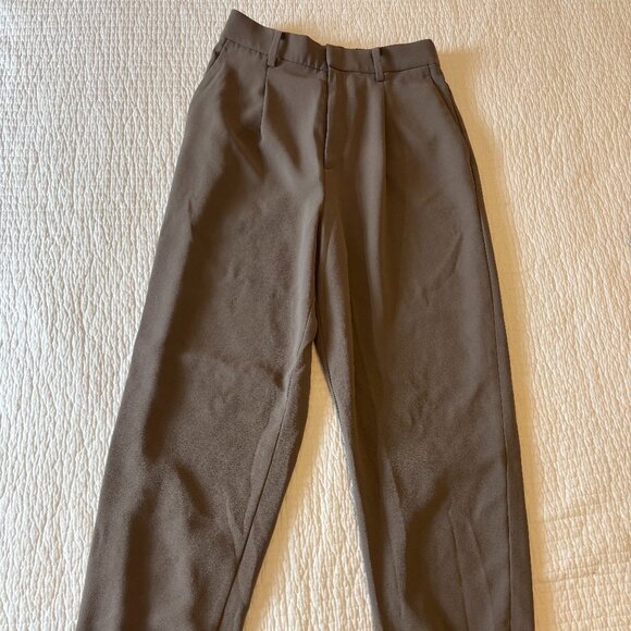 UNIQLO Smart Ankle Pants – XS – Warm Grey (Mushroom Taupe)  - Picture 3 of 9